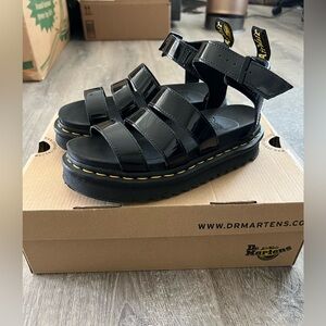 Dr. Martens Blaire Patent size 6